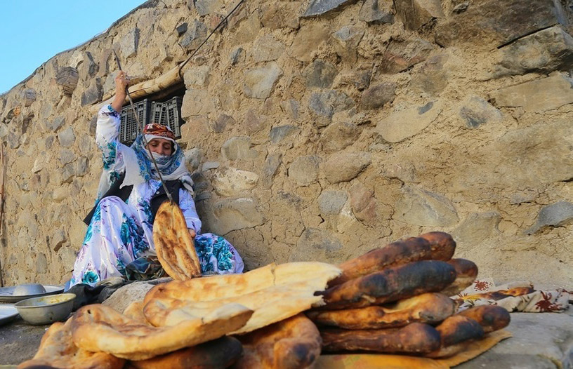 بوی نان و زندگی در روستا‌های آذربایجان